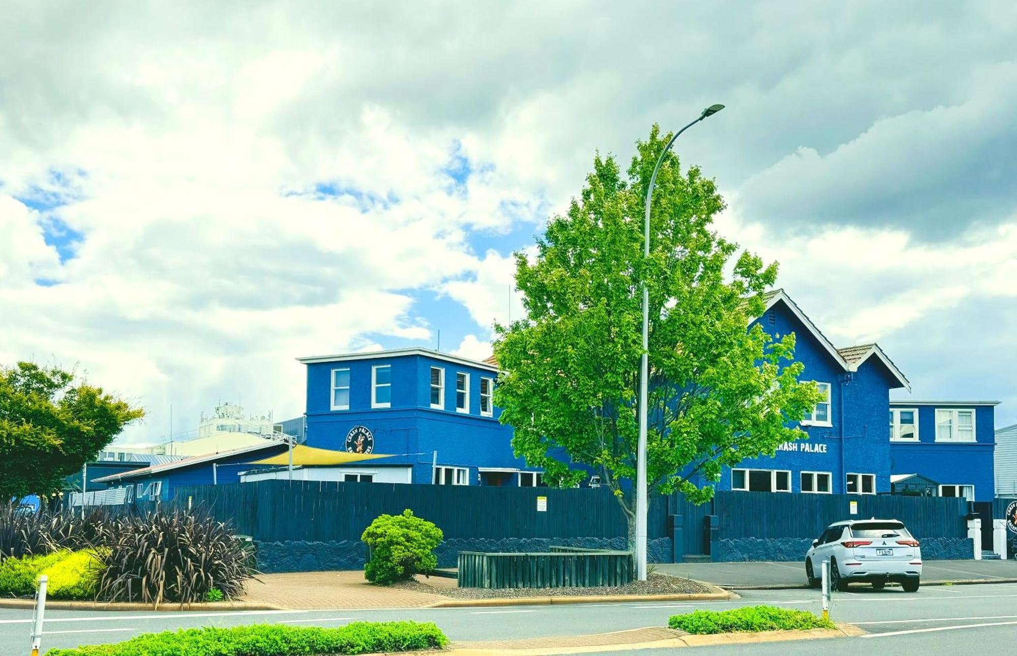 Crashpalace Backpackers Rotorua Exterior photo